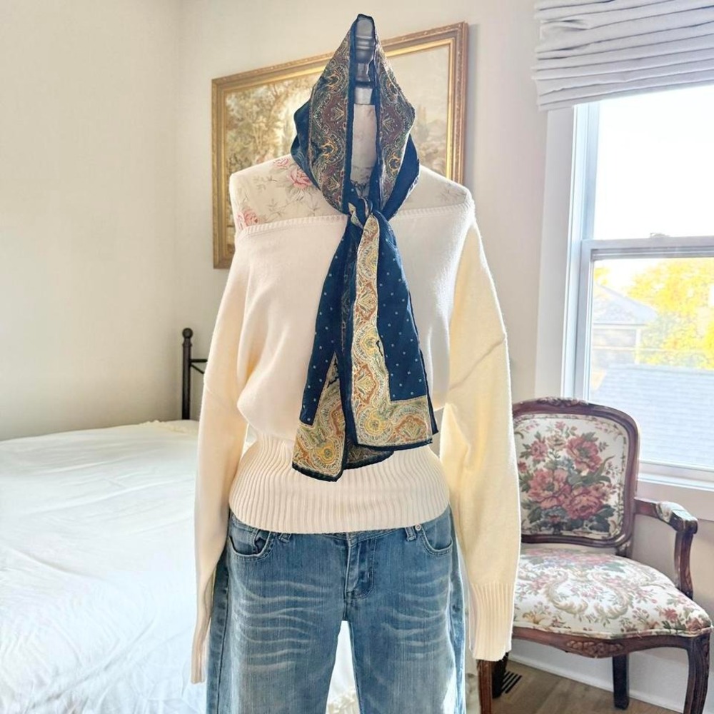 Vintage‎ blue scarf